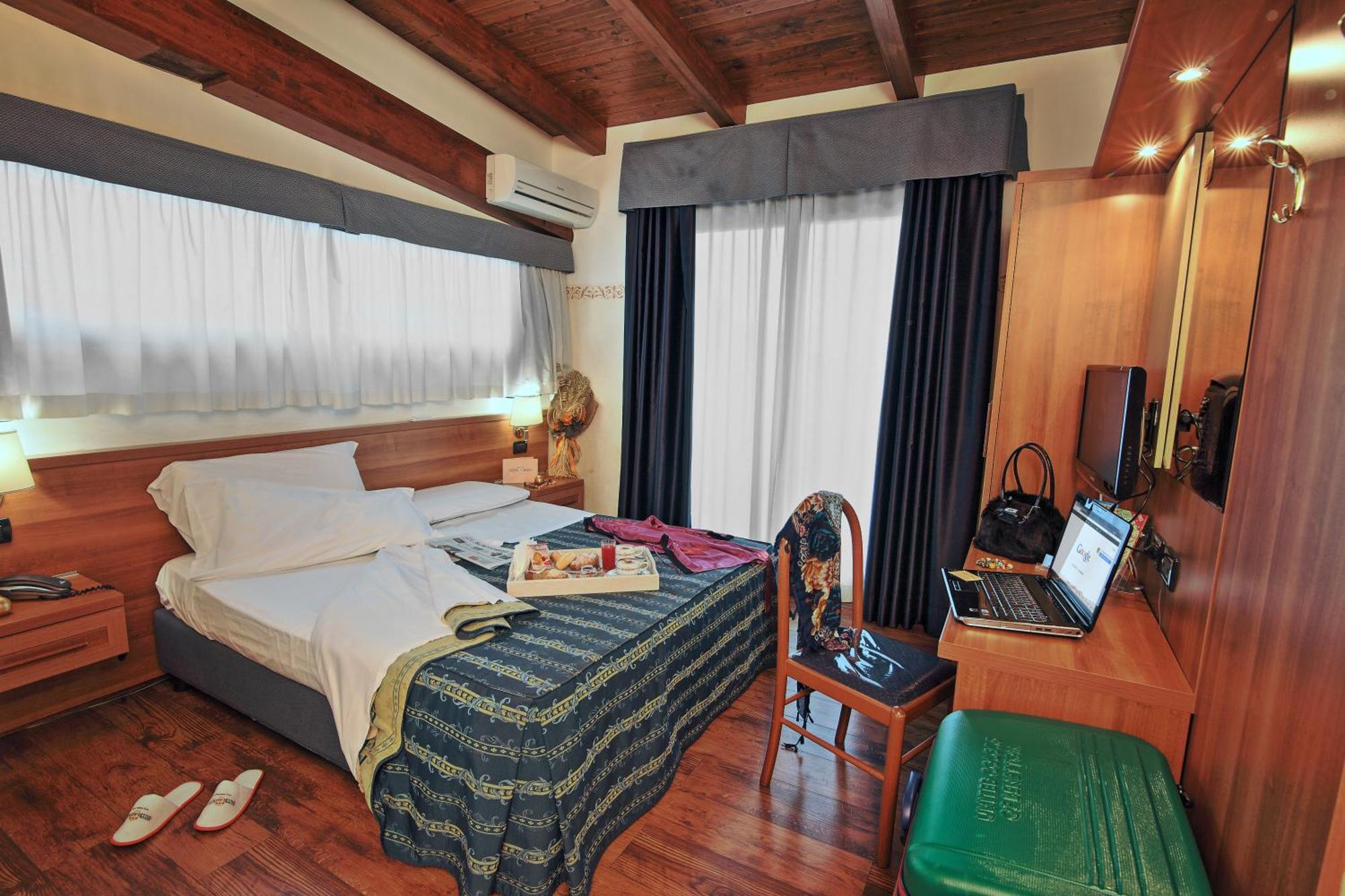 Hotel Aurora Wellness & Spa ทิโวลิ แตร์เม ภายนอก รูปภาพ