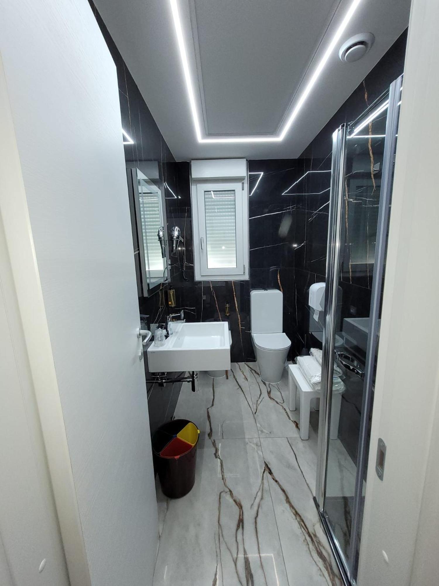 Hotel Aurora Wellness & Spa ทิโวลิ แตร์เม ภายนอก รูปภาพ